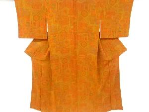 縮緬地　動物・花更紗模様小紋着物